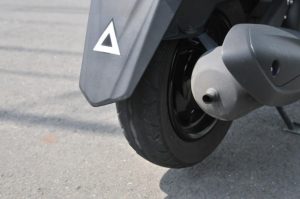 タイヤ交換_アクシスZ