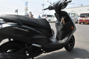 タイヤ交換_アクシスZ