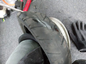 配達用車両のタイヤオイル