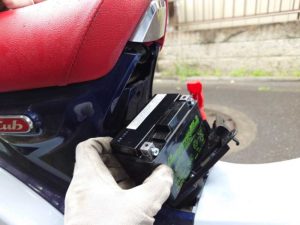 C125バッテリー交換