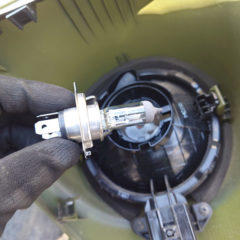 ビーノ4の出張ヘッドライトバルブ交換